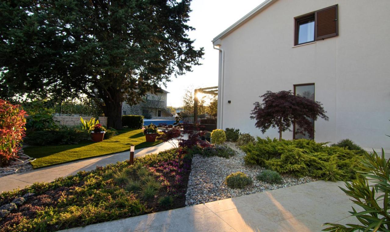 Villa Caprice - Krk Milohnici エクステリア 写真