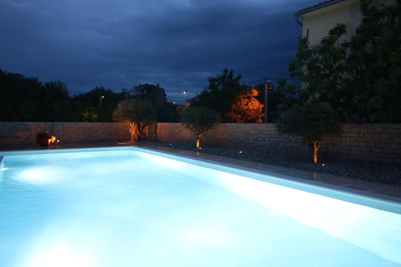 Villa Caprice - Krk Milohnici エクステリア 写真
