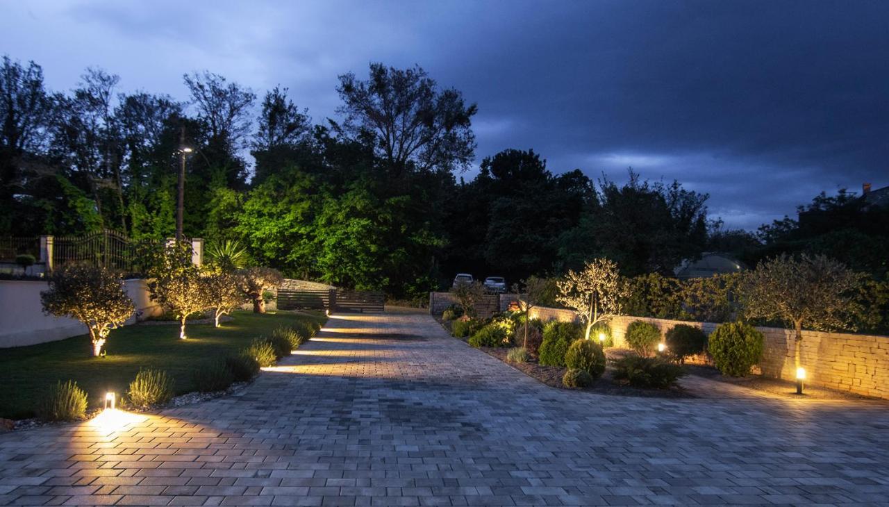 Villa Caprice - Krk Milohnici エクステリア 写真